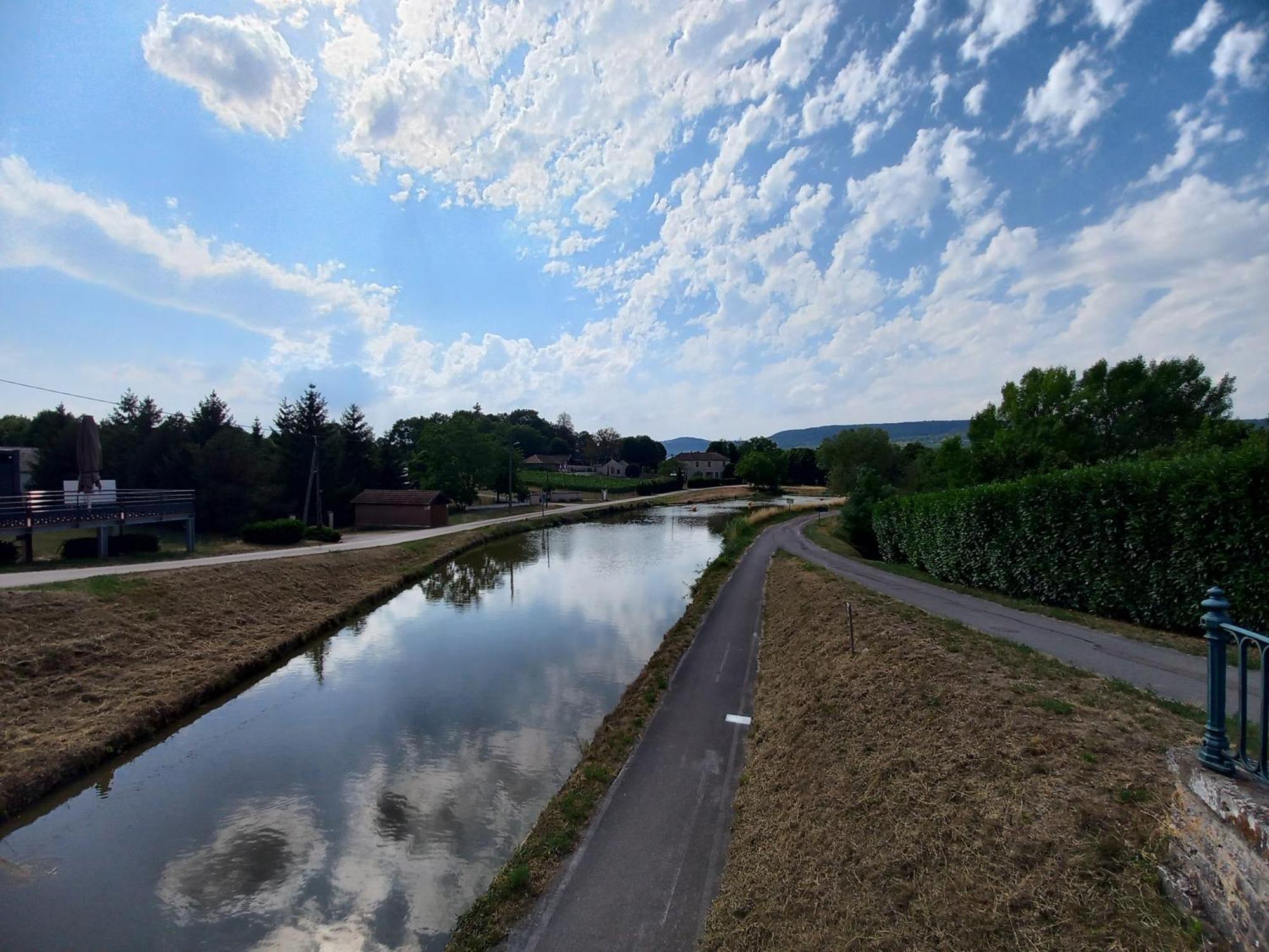 Aupres Du Lavoir Remigny Eksteriør bilde